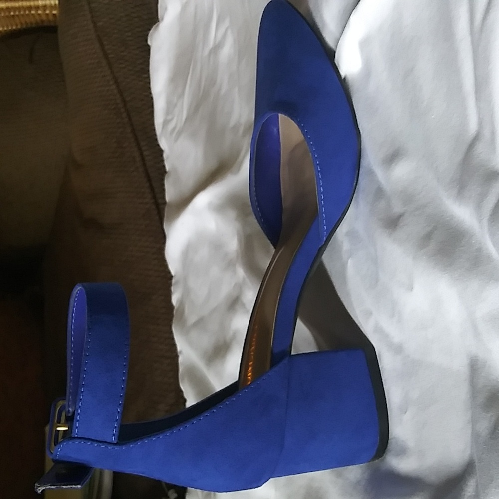 Shoes - Picture 3 of 10